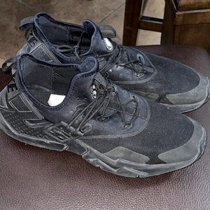 Nike Black Athletic Shoes